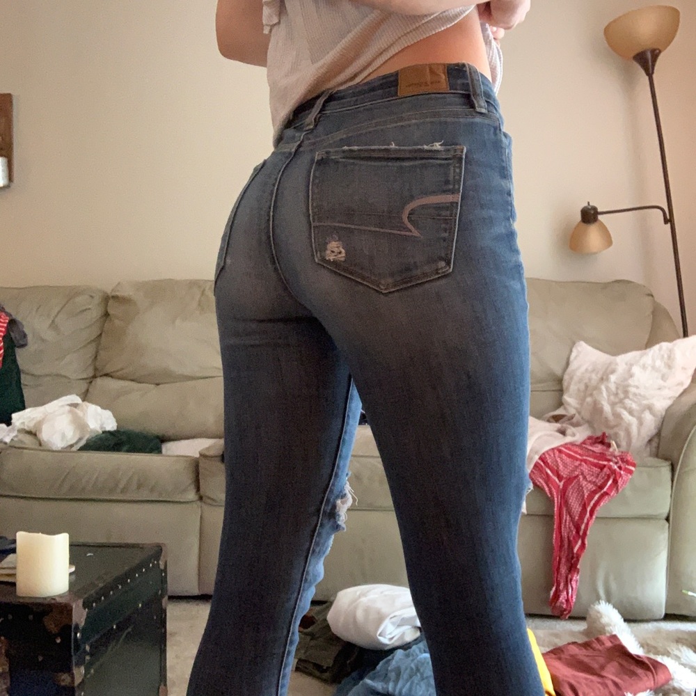 American eagle ripped skinny jeans!